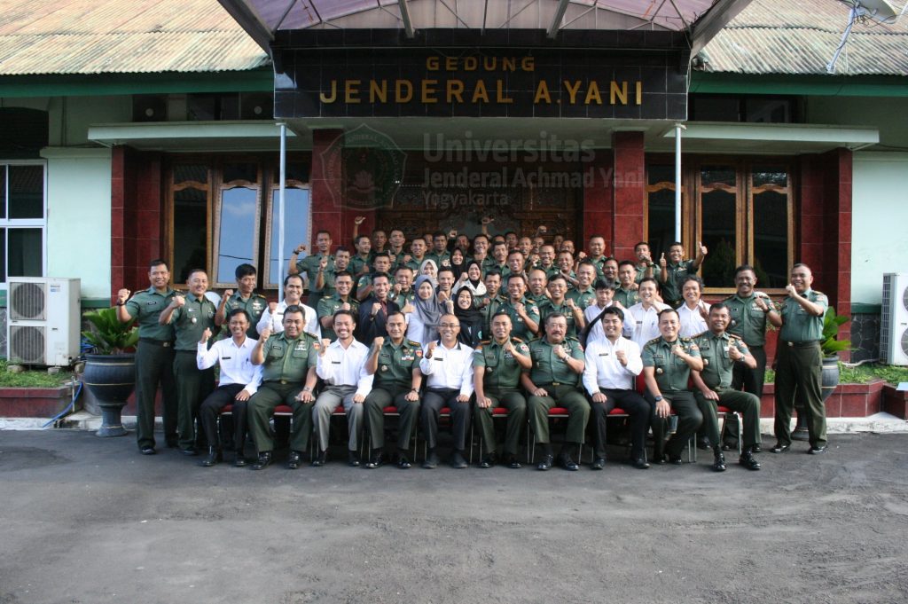 foto bersama pejabat rindam iv dan unjani yk