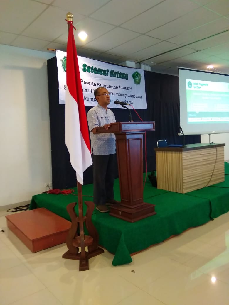 sambutan dekan FTTI UNJANI Yogyakarta di acara kunjungan industri smk maarif NU 06 sekampung