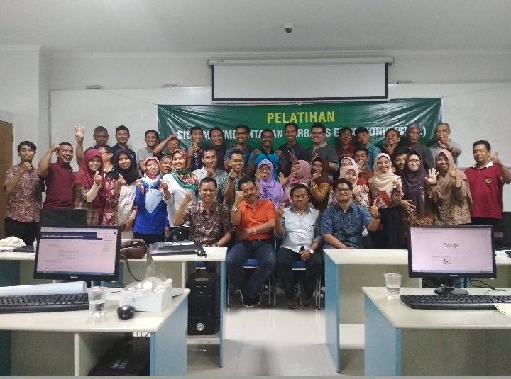Foto bersama peserta setelah pelatihan pemkab purworejo di unjani yk