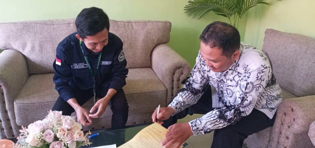Penandatanganan MoA FTTI - SMP 4 Samigaluh